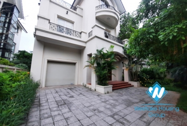 Single villa Hoa Phuong in Vinhomes Riverside urban area for rent.